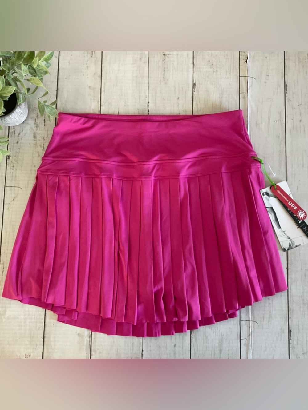 Kyodan Pleated Pink Active Skort, Mini Skirt in Bright Fuchsia, shorts under M